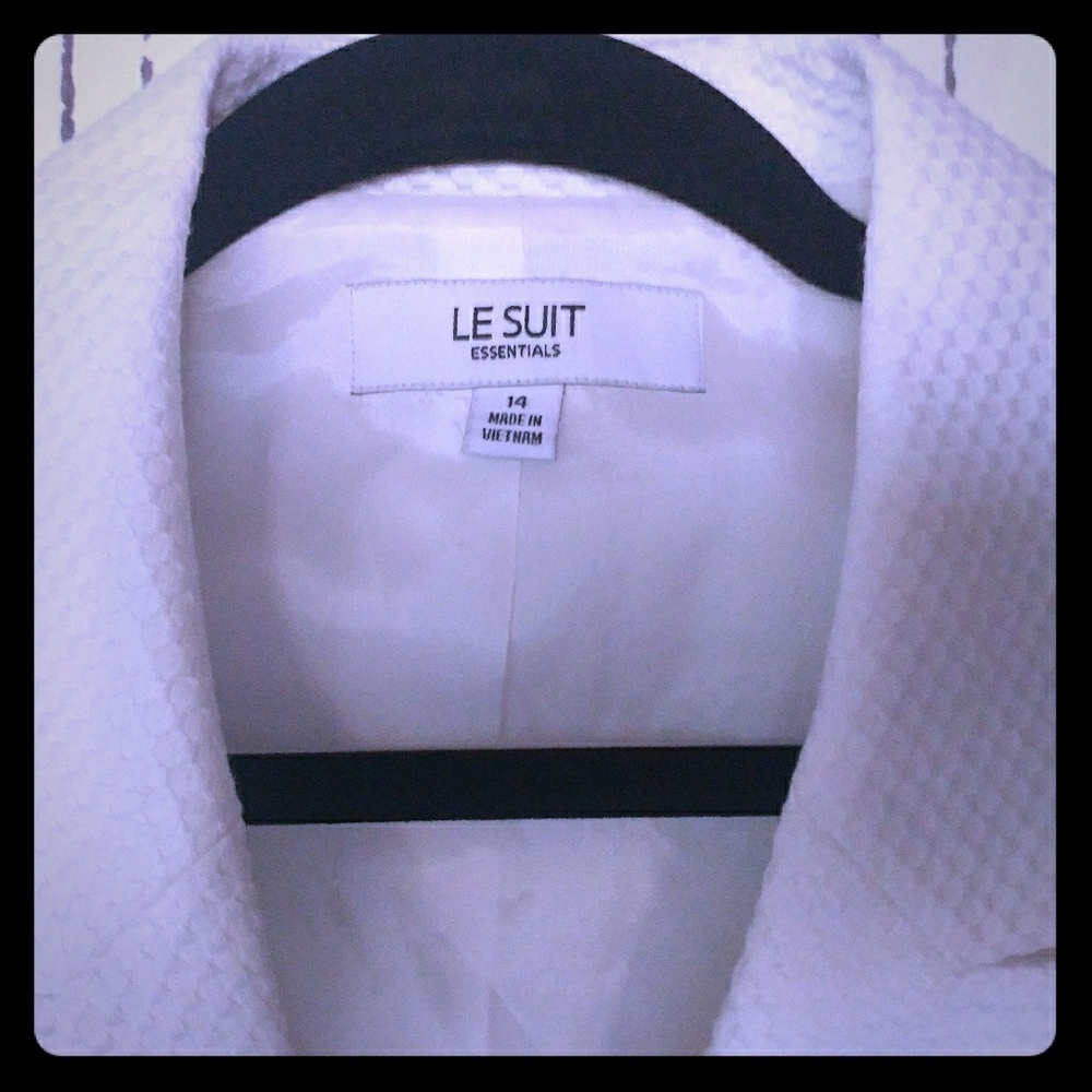 Le Suit Essentials White suit jacket.